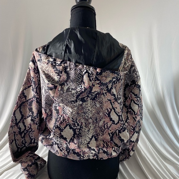 NWT New Look jacket, Polk snakeskin. Size XL - Picture 2 of 9